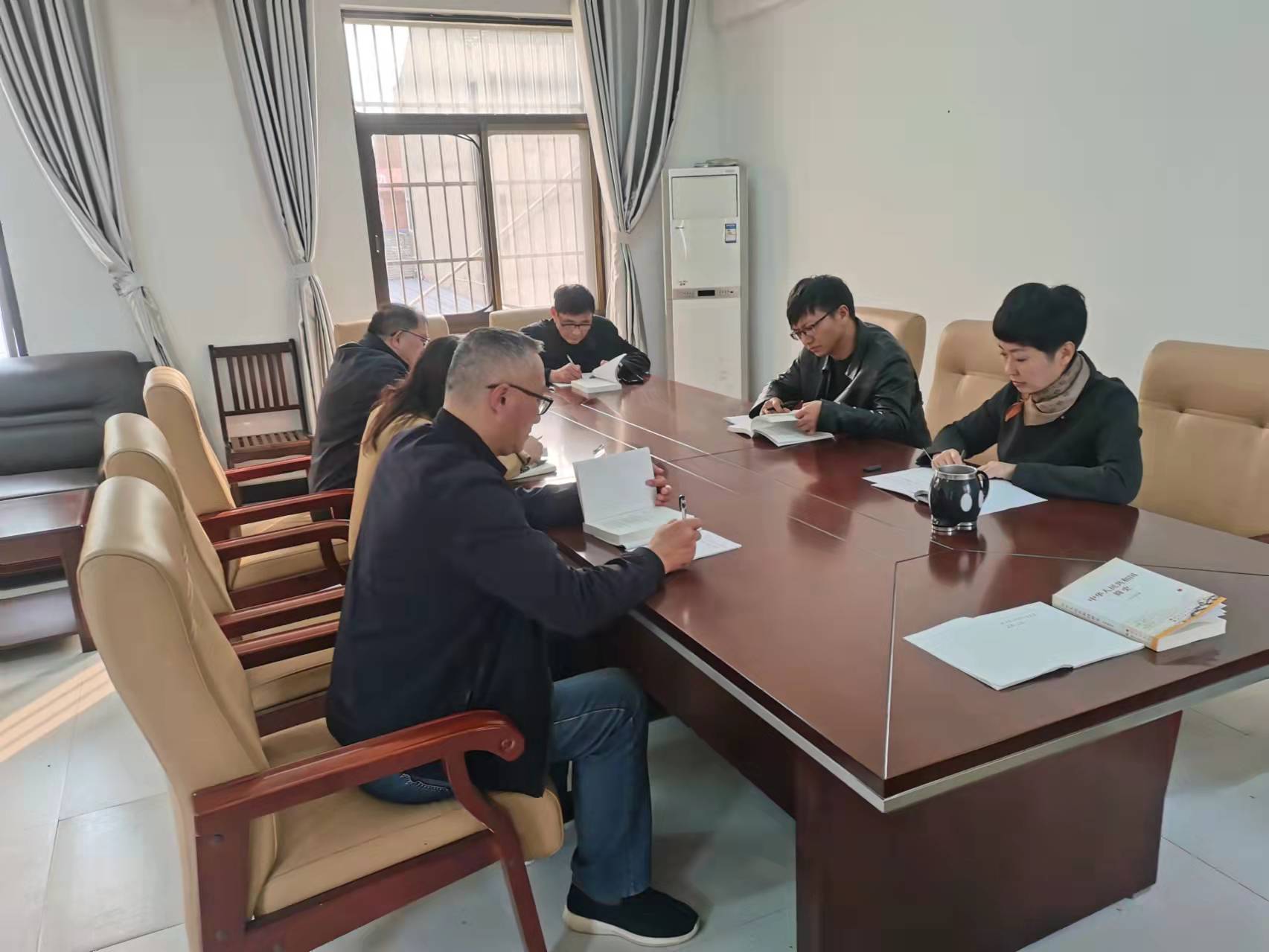 会议现场.jpg 会议现场.jpg